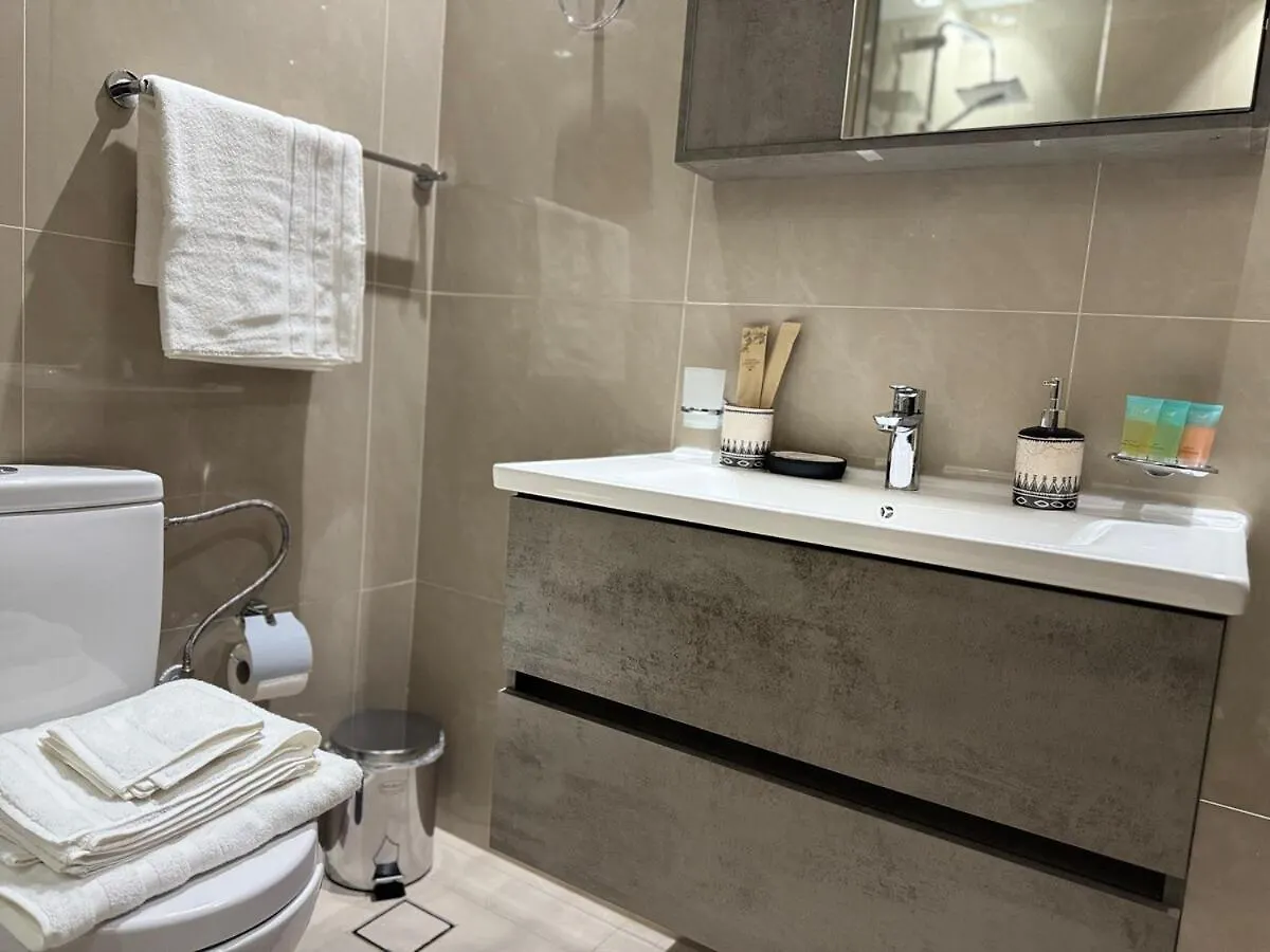 아파트 Ashri Deluxe Studio In Dso, Near Silicon Mall 두바이